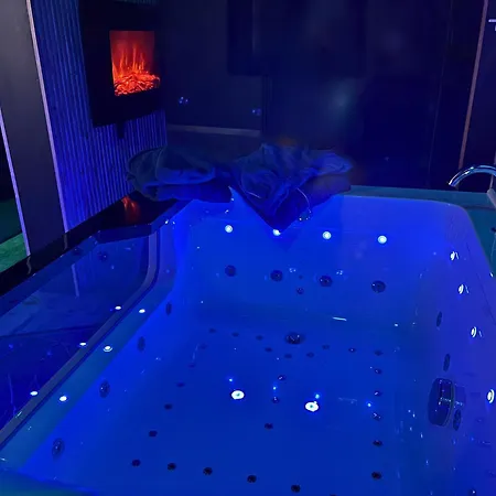Casanova Avec & Escape Game - Doux Bleu Jeux Apartment *