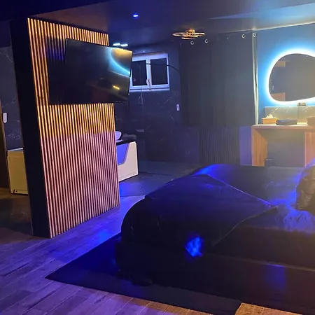 Apartment Casanova Avec & Escape Game - Doux Bleu Jeux Niort